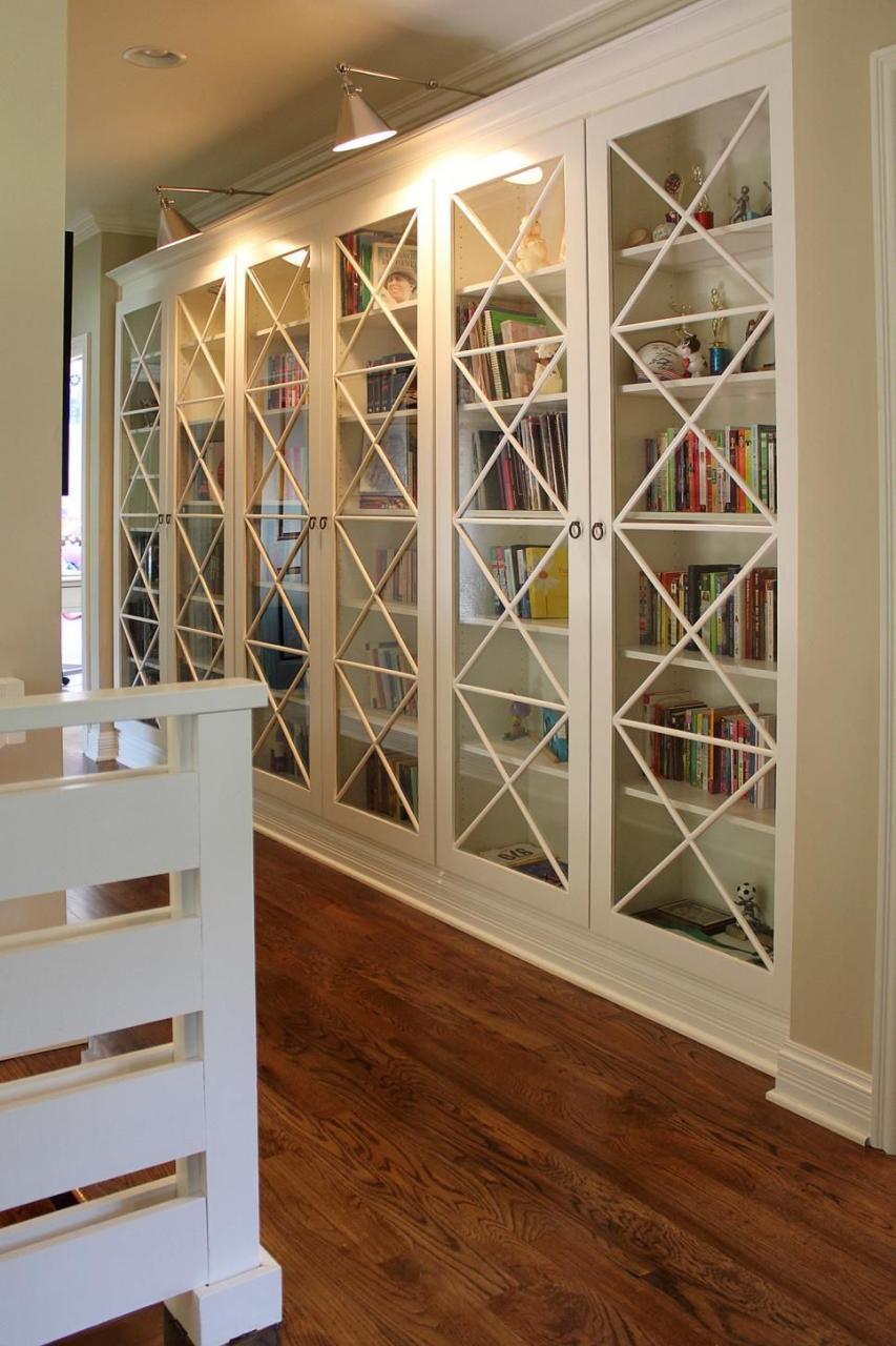 10 Stunning Bookshelf Ideas with Glass Doors for a Touch of Elegance